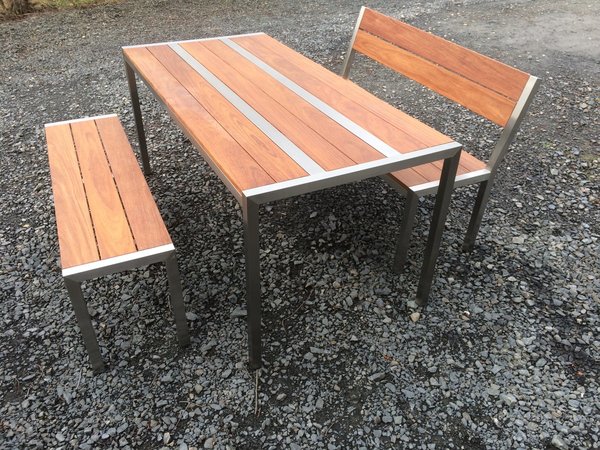 Edelstahl-Gartenmöbel Tisch + 2 Bänke  Cumaru